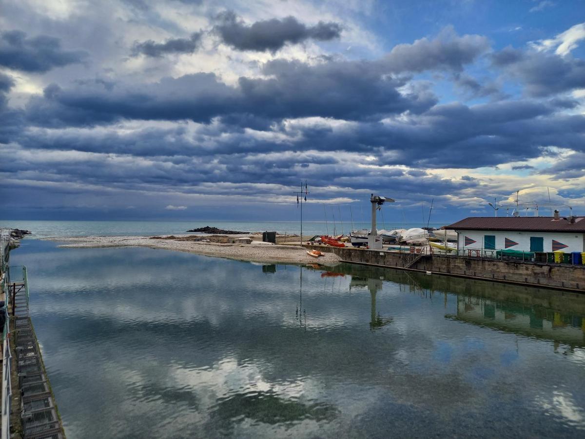 Bilocale Climatizzato A 850M Dalla Spiaggia Casa Katia Марина-ди-Масса Экстерьер фото